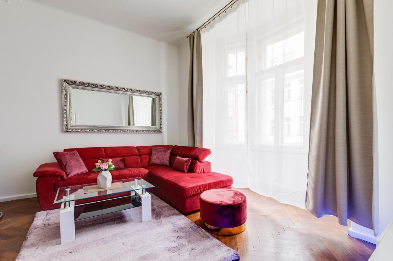 Luxury Riverside Apartments In The Center Of Prague Luaran gambar