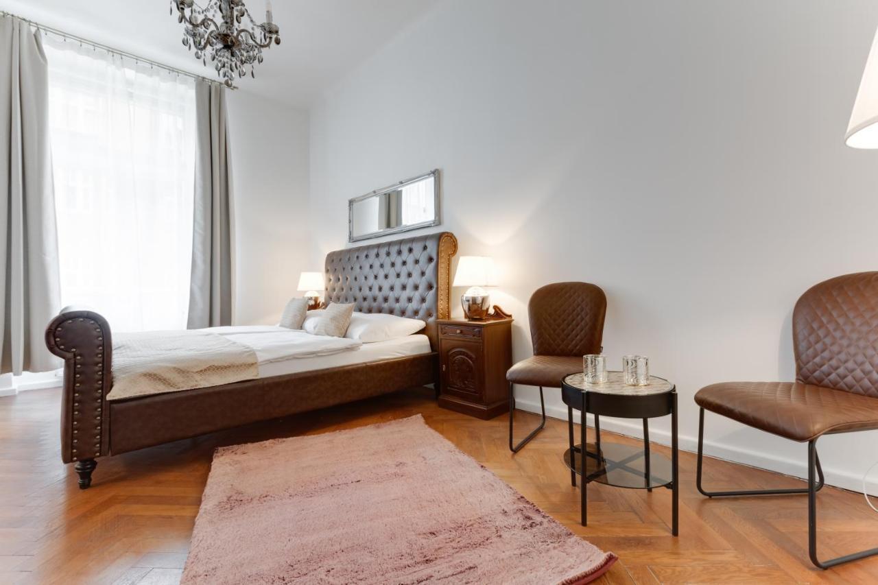 Luxury Riverside Apartments In The Center Of Prague Luaran gambar