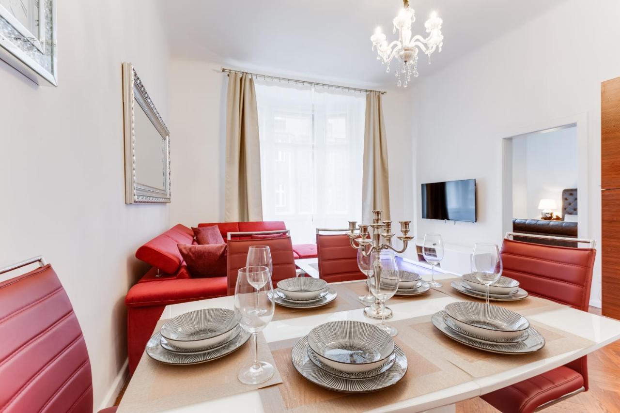 Luxury Riverside Apartments In The Center Of Prague Luaran gambar