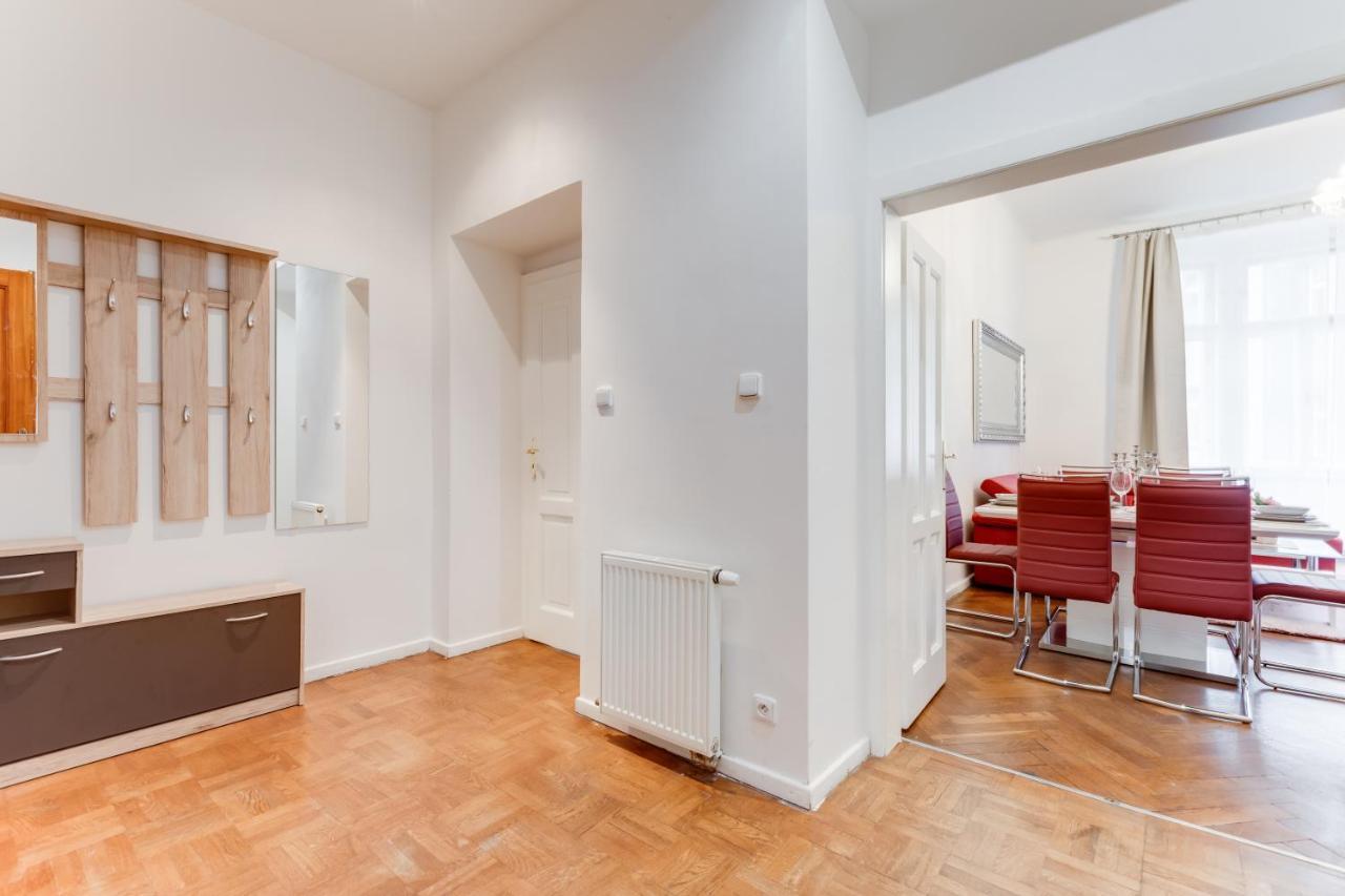 Luxury Riverside Apartments In The Center Of Prague Luaran gambar