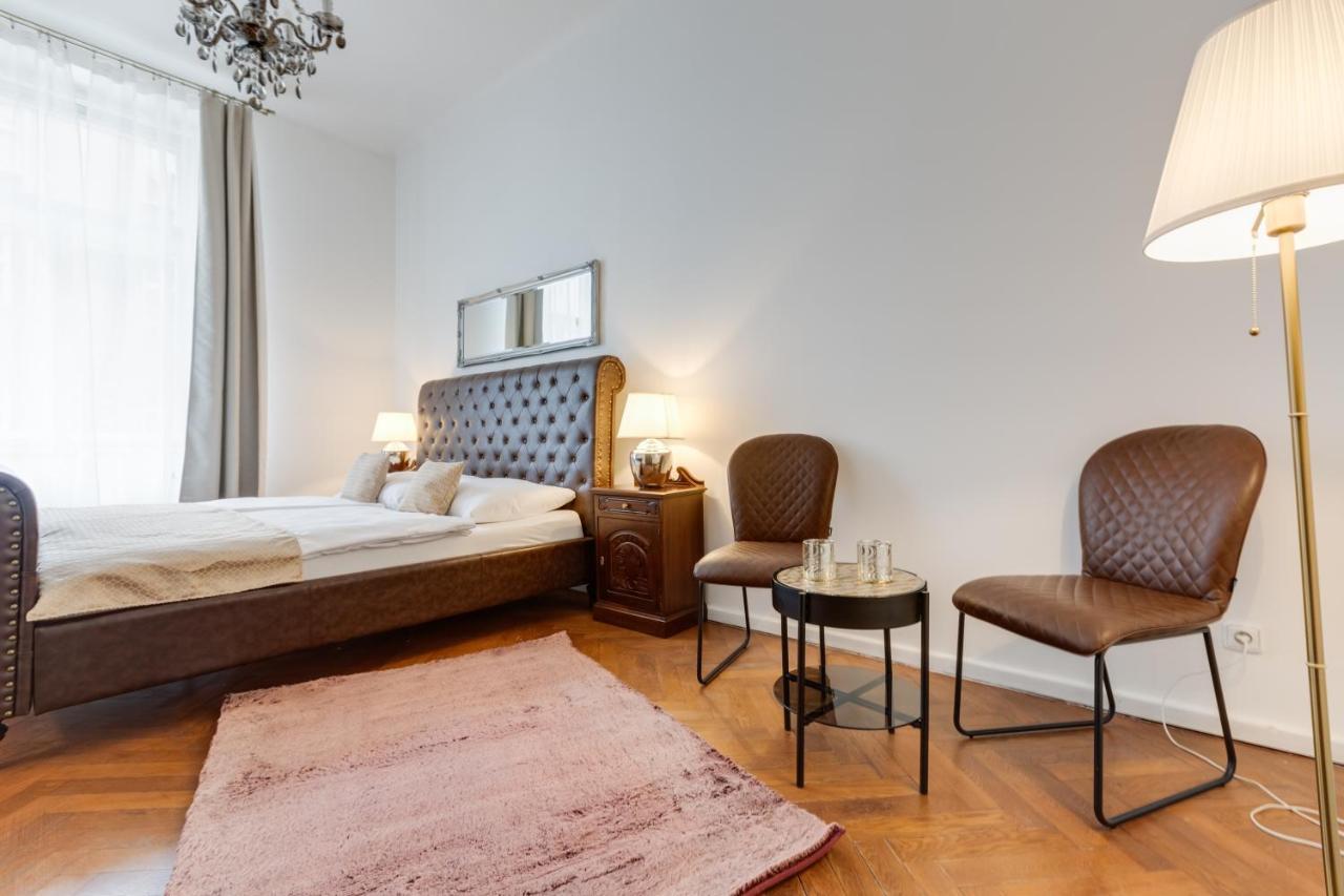 Luxury Riverside Apartments In The Center Of Prague Luaran gambar