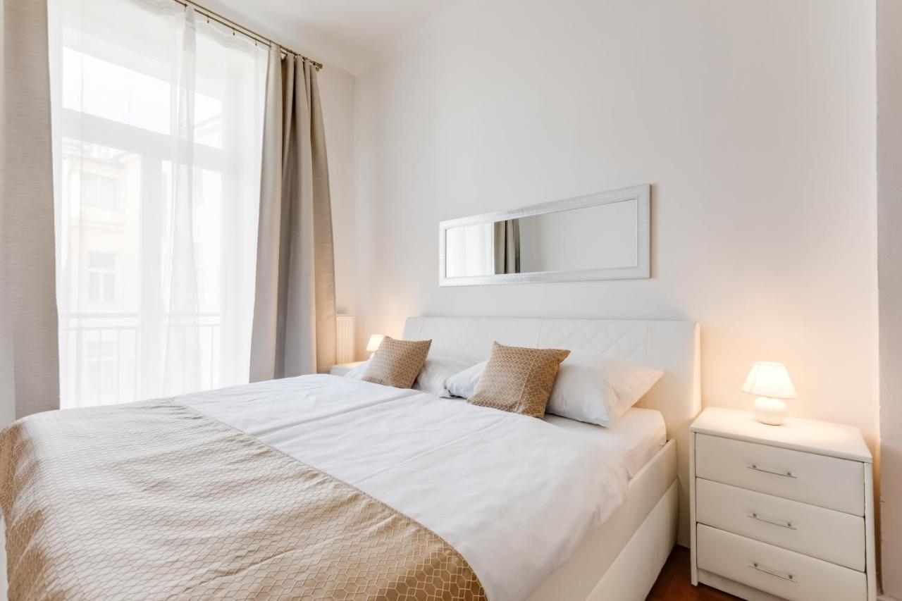 Luxury Riverside Apartments In The Center Of Prague Luaran gambar