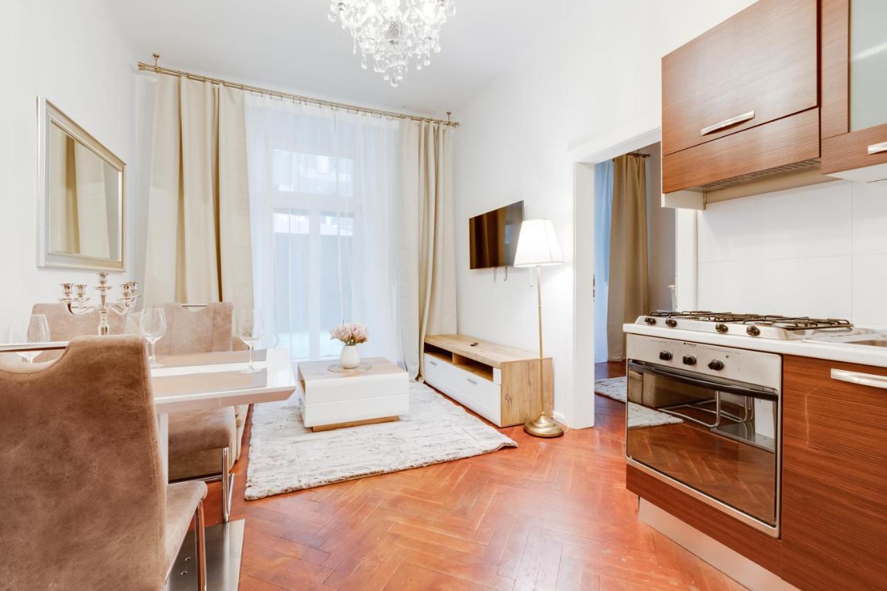 Luxury Riverside Apartments In The Center Of Prague Luaran gambar