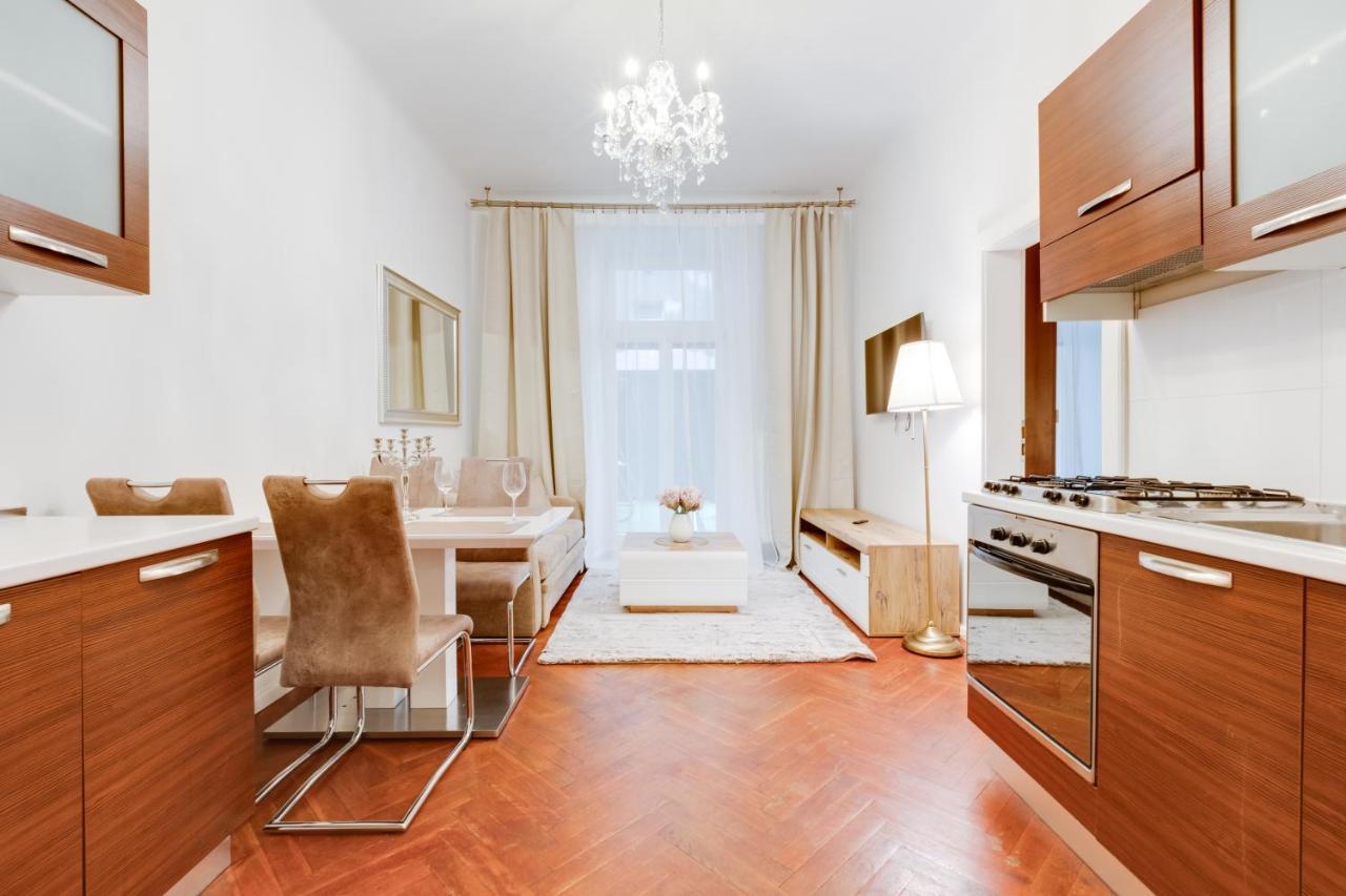 Luxury Riverside Apartments In The Center Of Prague Luaran gambar