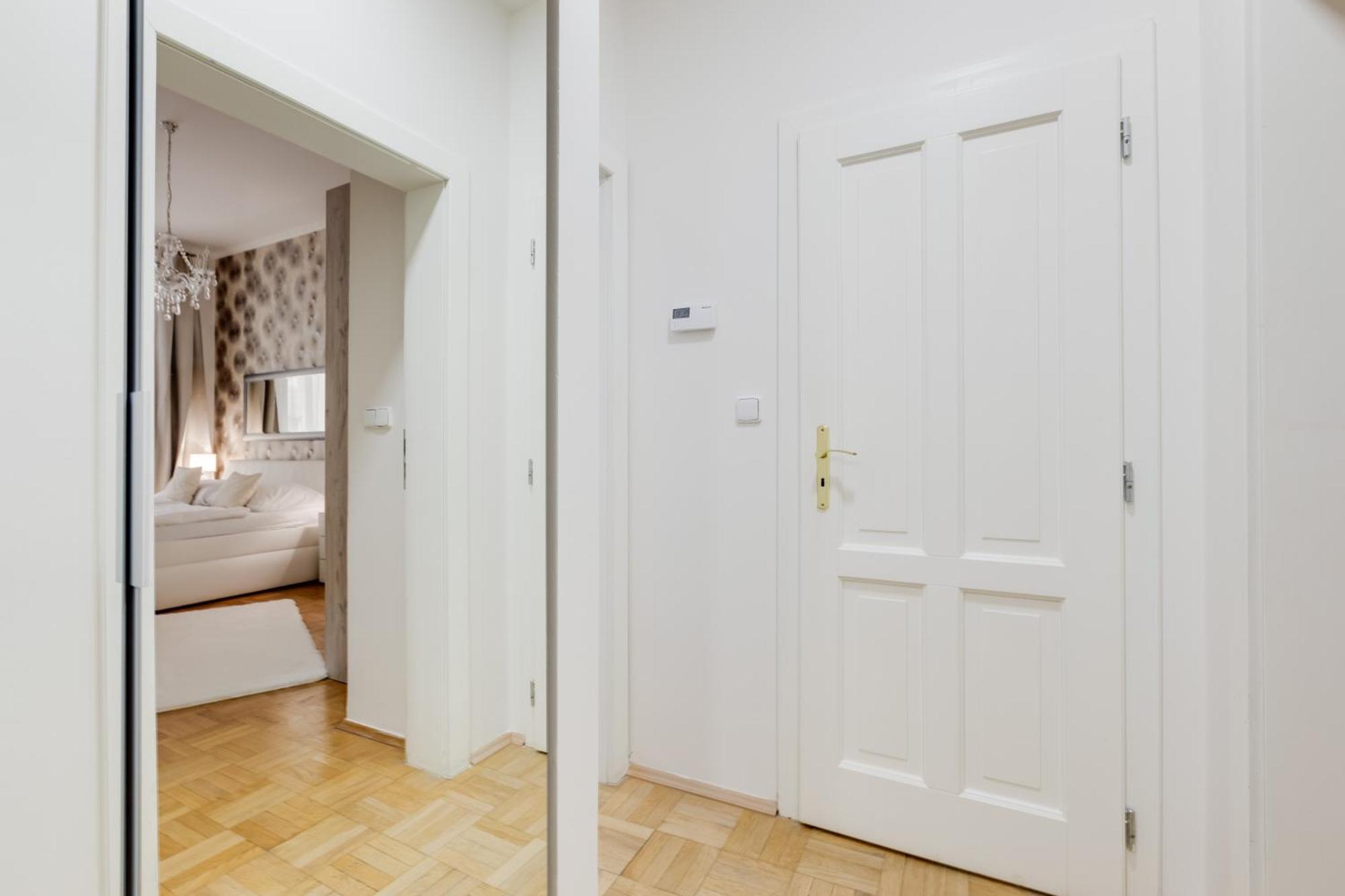Luxury Riverside Apartments In The Center Of Prague Luaran gambar