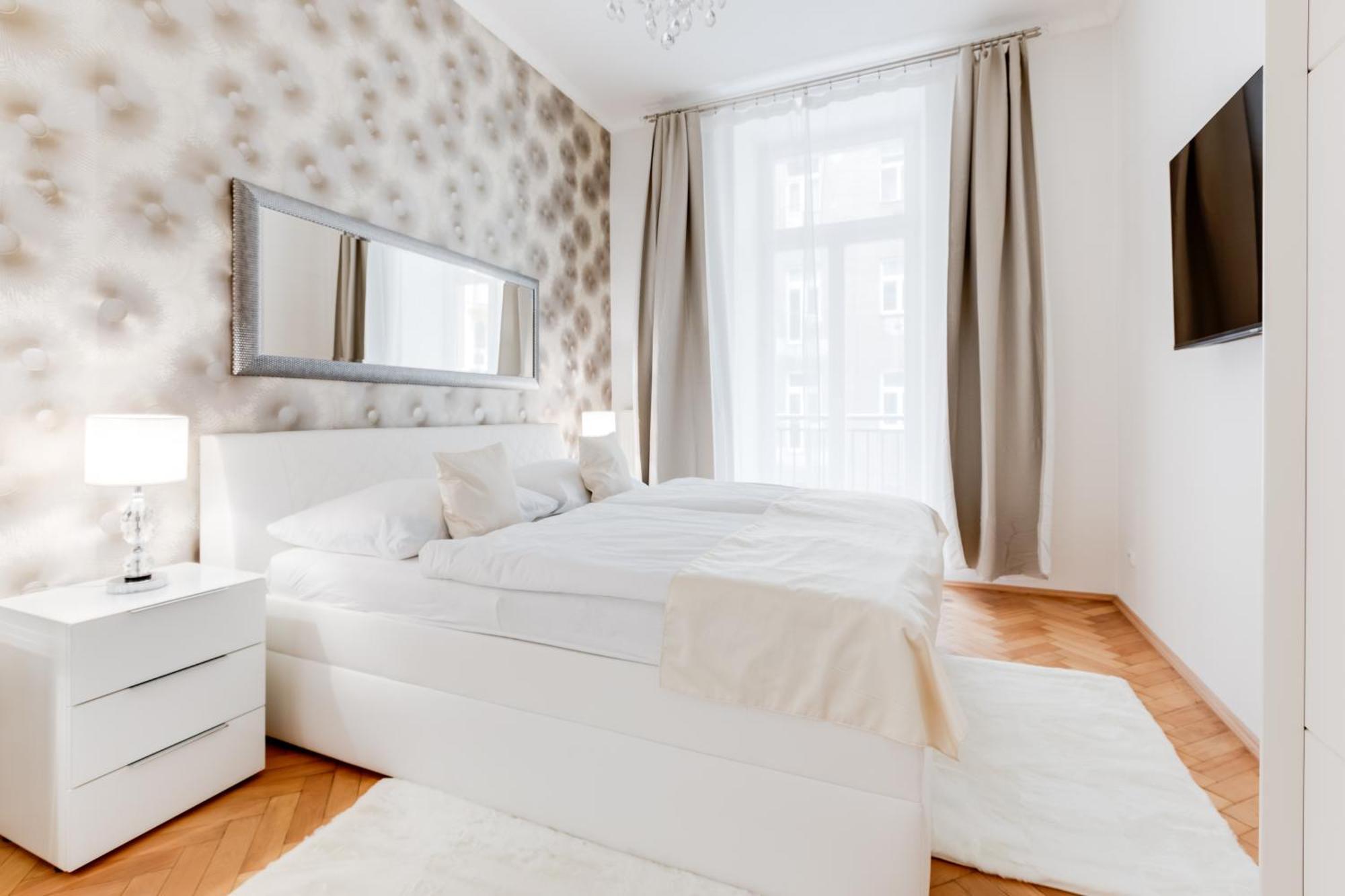 Luxury Riverside Apartments In The Center Of Prague Luaran gambar