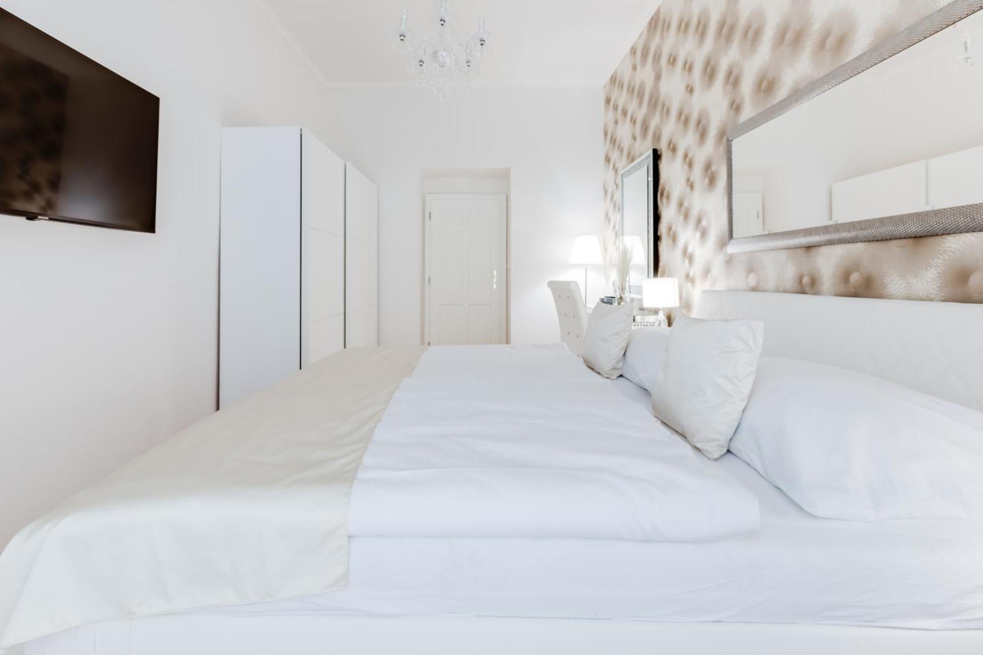 Luxury Riverside Apartments In The Center Of Prague Luaran gambar
